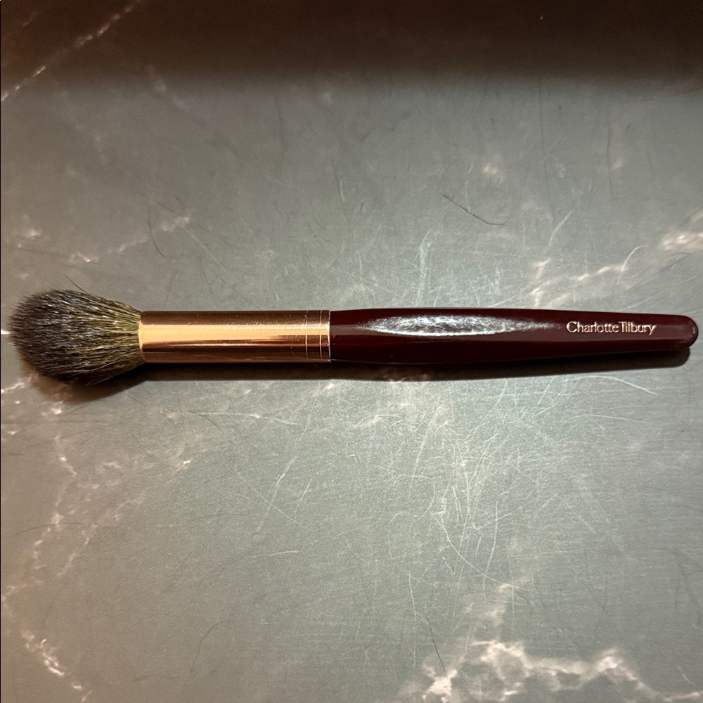 Charlotte Tilbury Powder & Sculpt Brush Makeup Brush